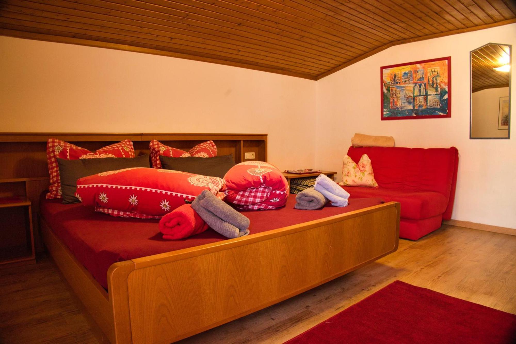 Haus Bergheim Apartamento Saalbach-Hinterglemm Exterior foto