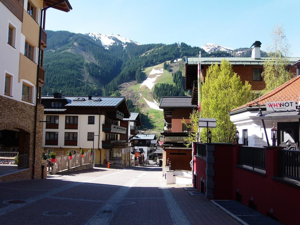 Haus Bergheim Apartamento Saalbach-Hinterglemm Exterior foto